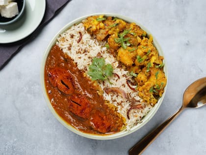 Kadhai Soya Chaap, Aloo Gobhi, Jeera Pulao Bowl