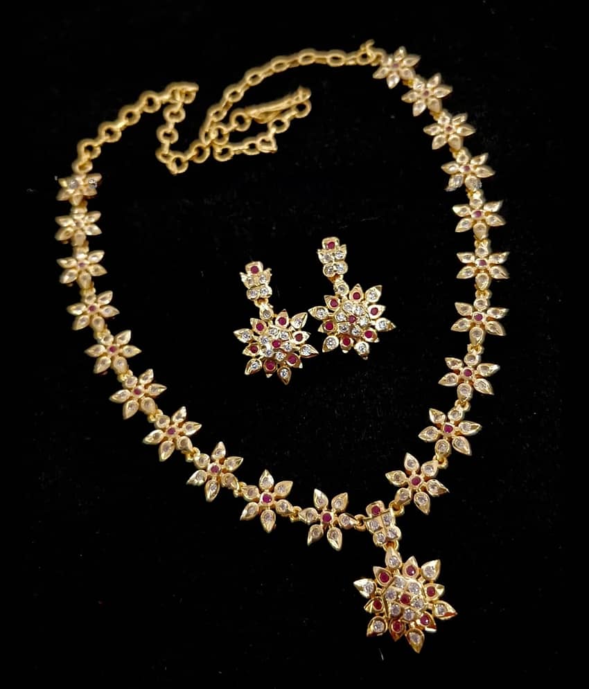 ROFARWORD Gold Brass Necklace Set ( Pack of 1 )
