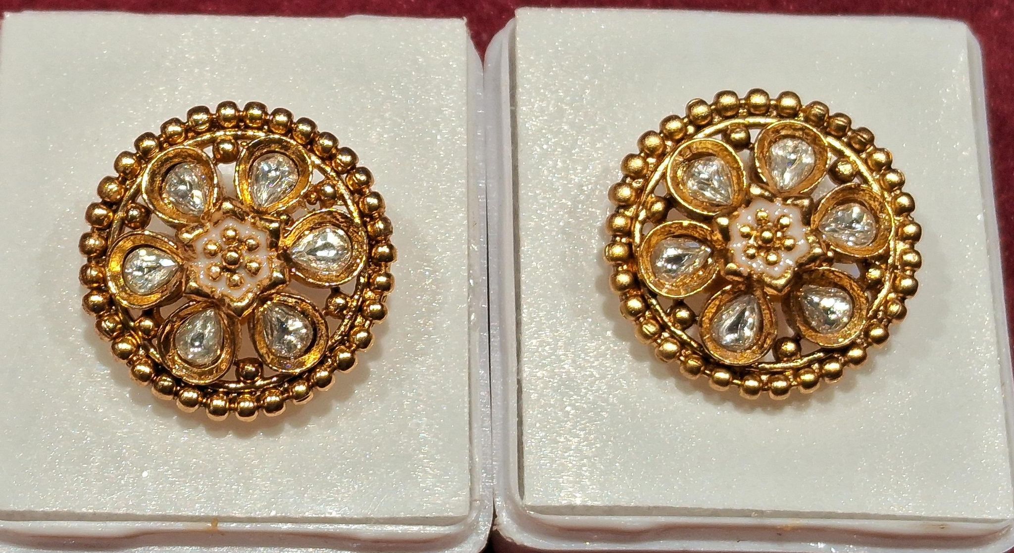 TOPS - STUDS