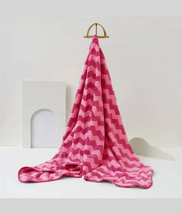 Vyakom Pack of 1 Microfibre 500 -GSM Bath Towel ( Pink )