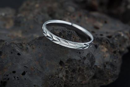Right Direction Silver Thumb Band-11