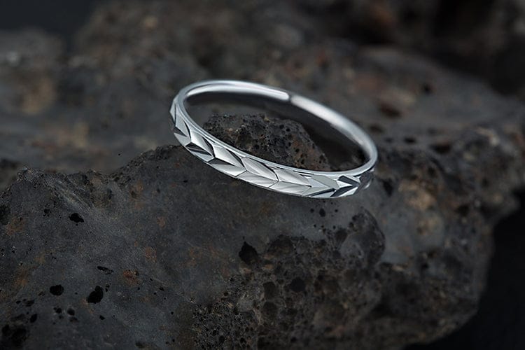 Right Direction Silver Thumb Band-11
