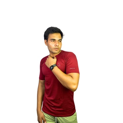 Wruxing Solid Men Round Neck Maroon T-Shirt