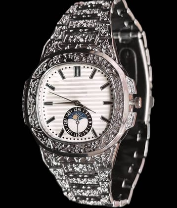 Renaissance Traders Silver Metal Analog Men's Watch