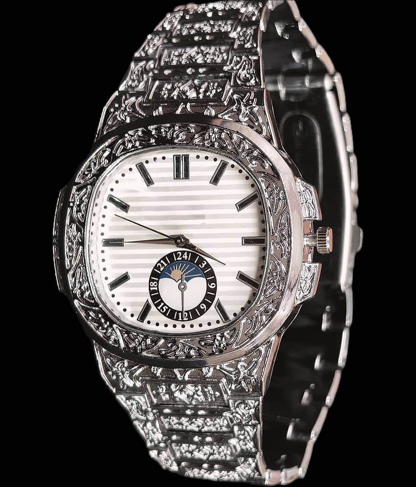 Renaissance Traders Silver Metal Analog Men's Watch