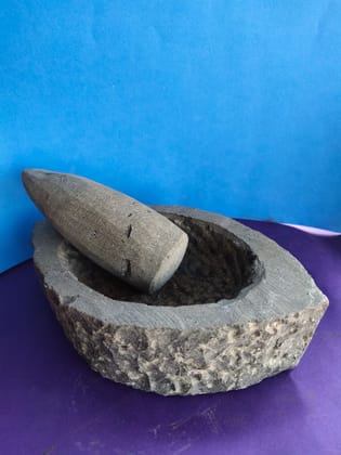 Kolhapuri Black Stone Mortel and Pestle (19.50 16.76)