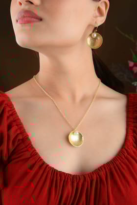 Pearl In Oyster Necklace Set