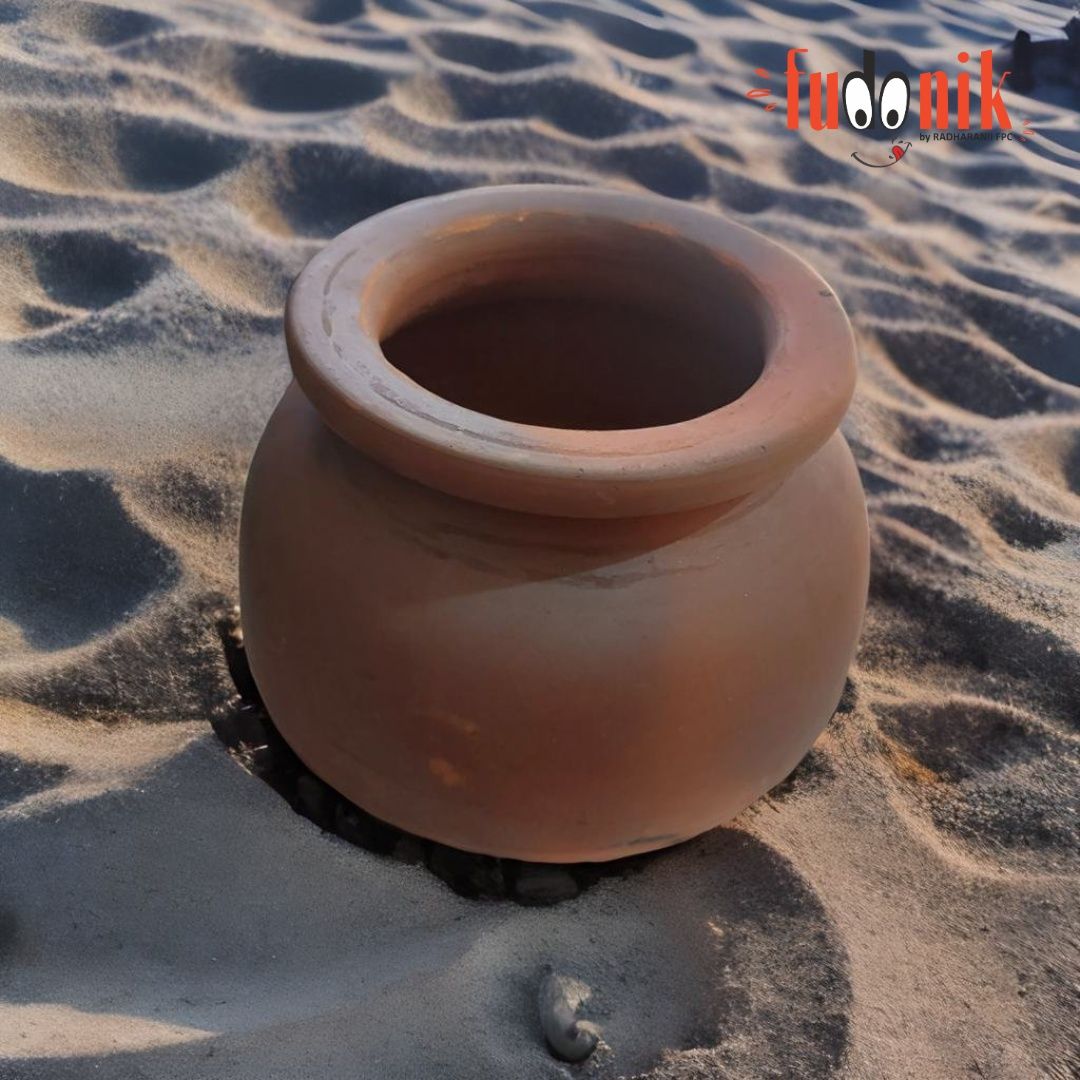Fudonik Traditional Clay Cooking Handi (2.5 Liters) | Deep Earthen Pot with Lid | Curries & Biryani