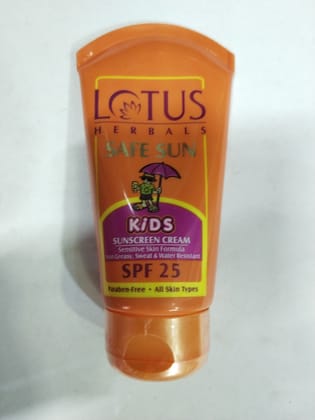 Lotus Herbals Safe sun Kids Sunscreen cream Sensitive skin formula 