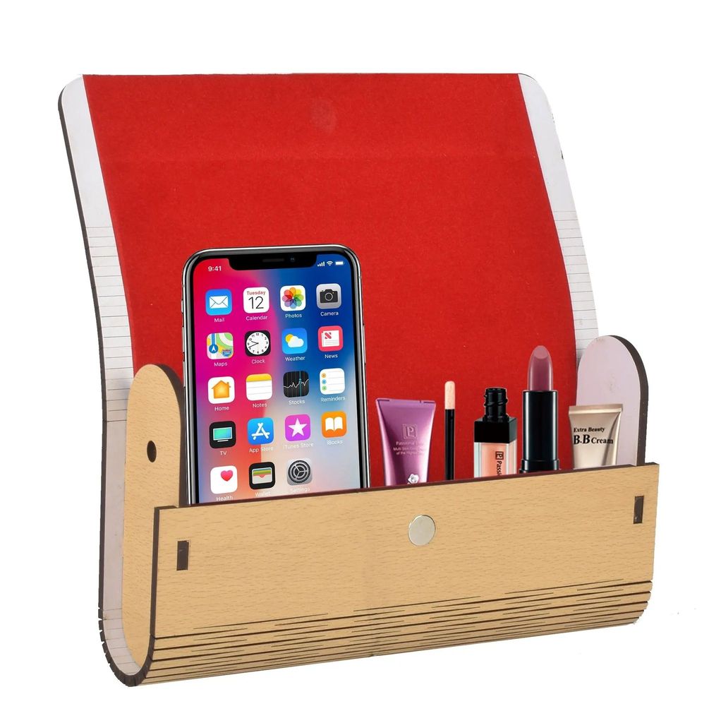 Modern Wooden Clutch beg : Minimalist Design, Maximum Impact Carry Your Essentials in Style