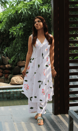 White Morning Bloom Hand Brush Painted Pleated Kali Kurta & Cullotes-XXS