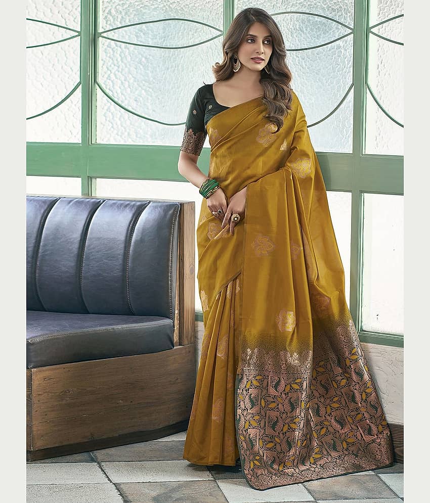 DIKONA DESIGNER Banarasi Silk Woven Saree With Unstitched Blouse Piece ( Purple )