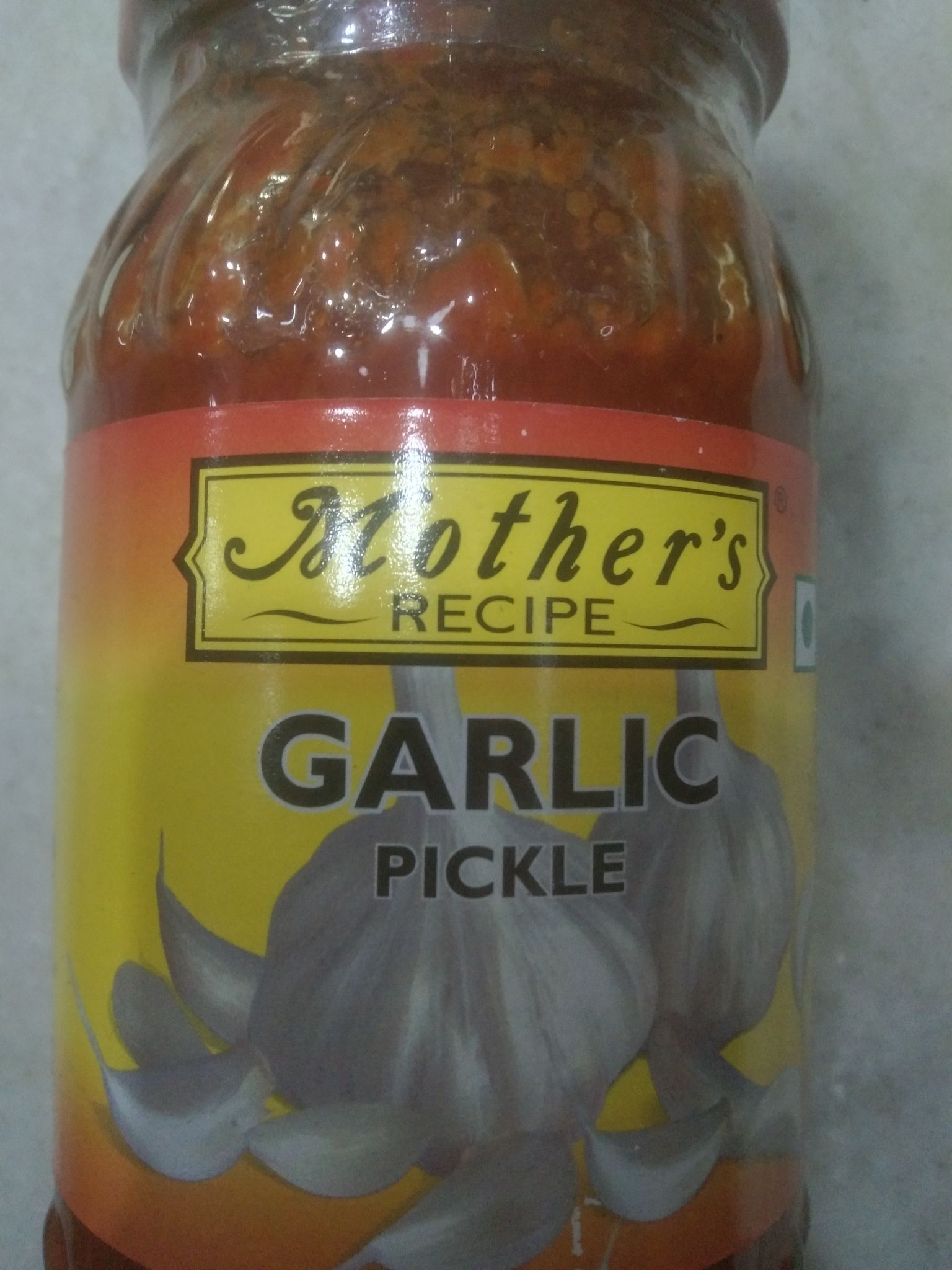 Mothers garlic pickle