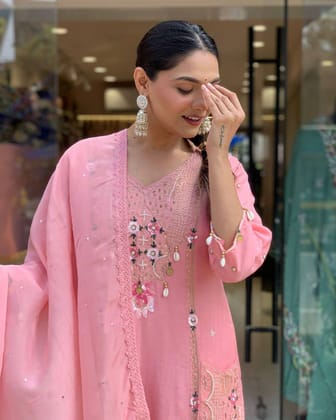 Women Embroidered Straight Kurta Set-M