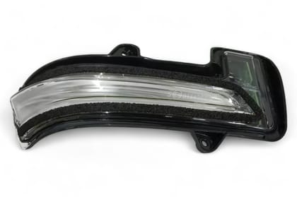 Maruti Suzuki Side Mirror Indicator - RH AV577713