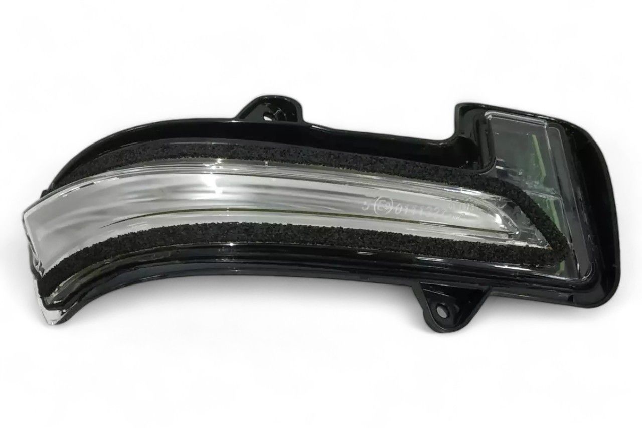 Maruti Suzuki Side Mirror Indicator - RH AV577713