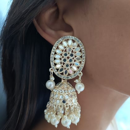Bahar Earrings & Mang Tikka Set