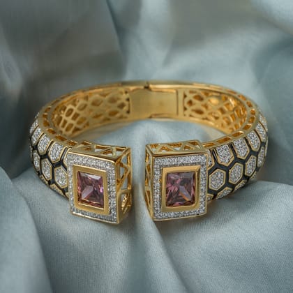 Vivinia By Vidhi Mehra Florence Gold Plated Pink Womens Kada - VB113