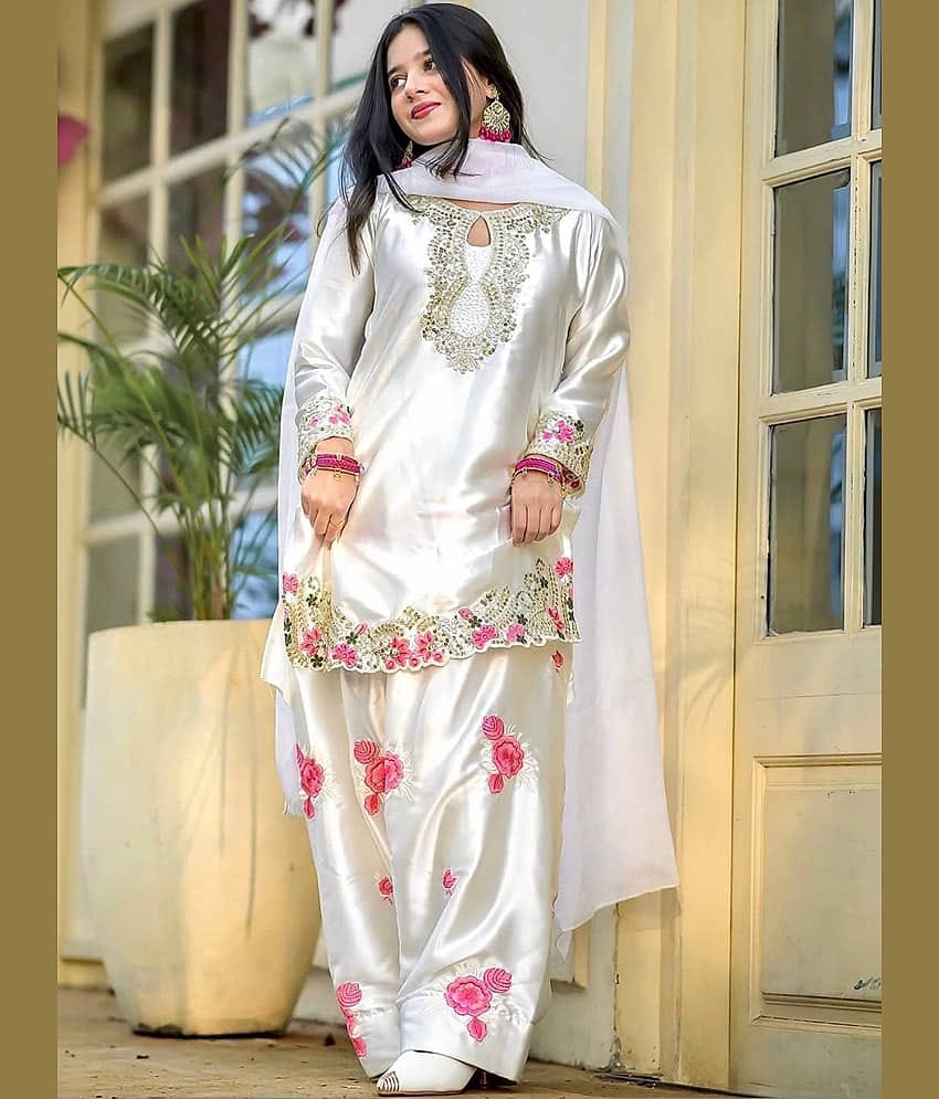 piludi Women Crepe Embroidered Straight Kurti With Patiala Salwar ( White )