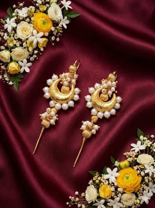 Trending Pearl Earcuff