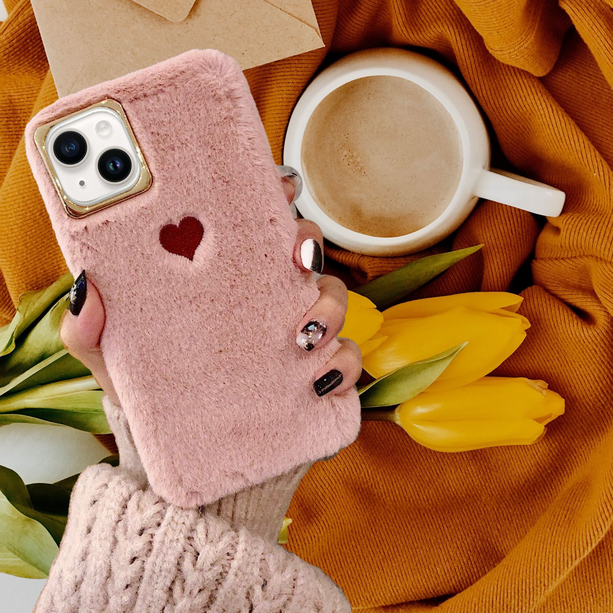 Cute Heart Plush Fur Cover-iPhone 13 / 14