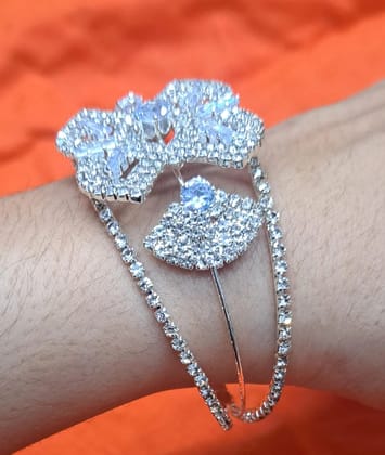 Elegant White Stone Beaded Bracelet