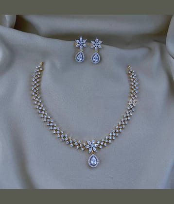 ROFARWORD Gold Brass Necklace Set ( Pack of 1 )