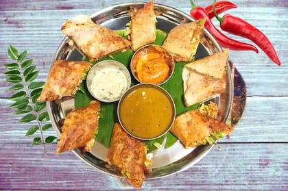 Special Paneer Dosa