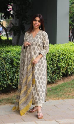 Cotton Handblock Off-white & Black Oak Leaf Print Suit with Kota Doria Printed Dupatta-XXS