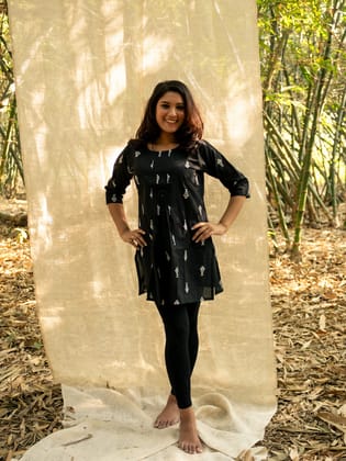 Short hand crafted Kurta-M