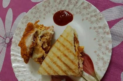 Veg Butter Grilled Sandwich [2 Pieces]