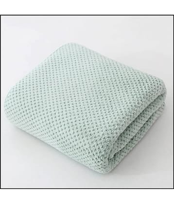 BLUE HOME AND KITCHEN Pack of 1 Microfibre Below 300 -GSM Bath Towel ( Light Grey )
