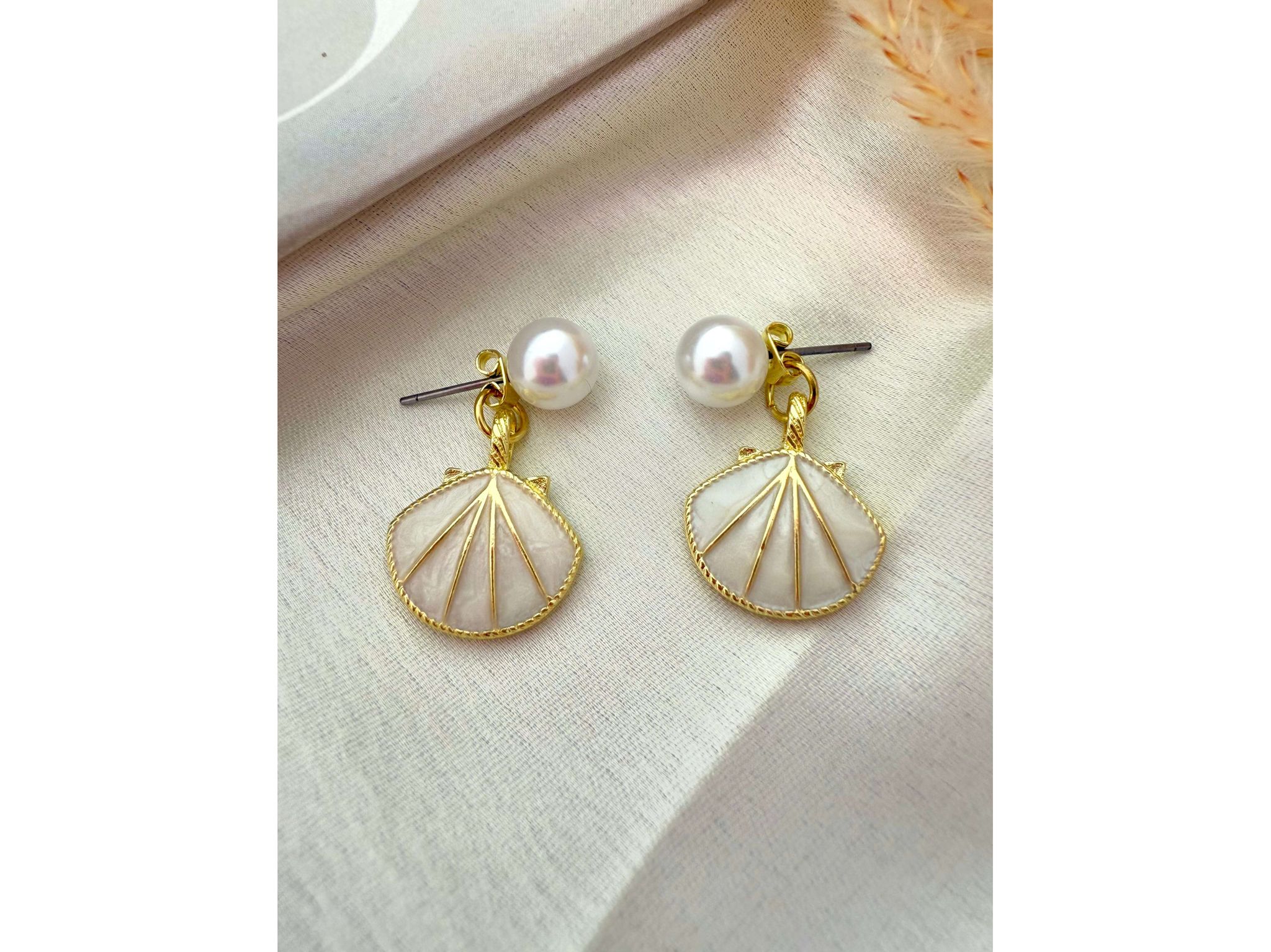 Ishkaara Shell Whisper Earrings