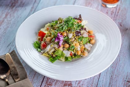 Chickpea Sprout And Pomegranate Salad [275 Gms]