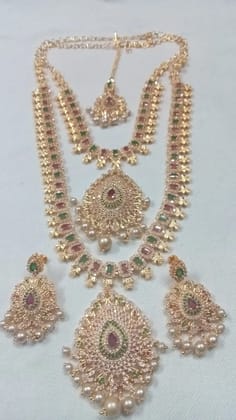 Luxurious Goldplated Necklace Set