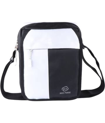 Nice Purse Black Colorblocked Messenger Bag