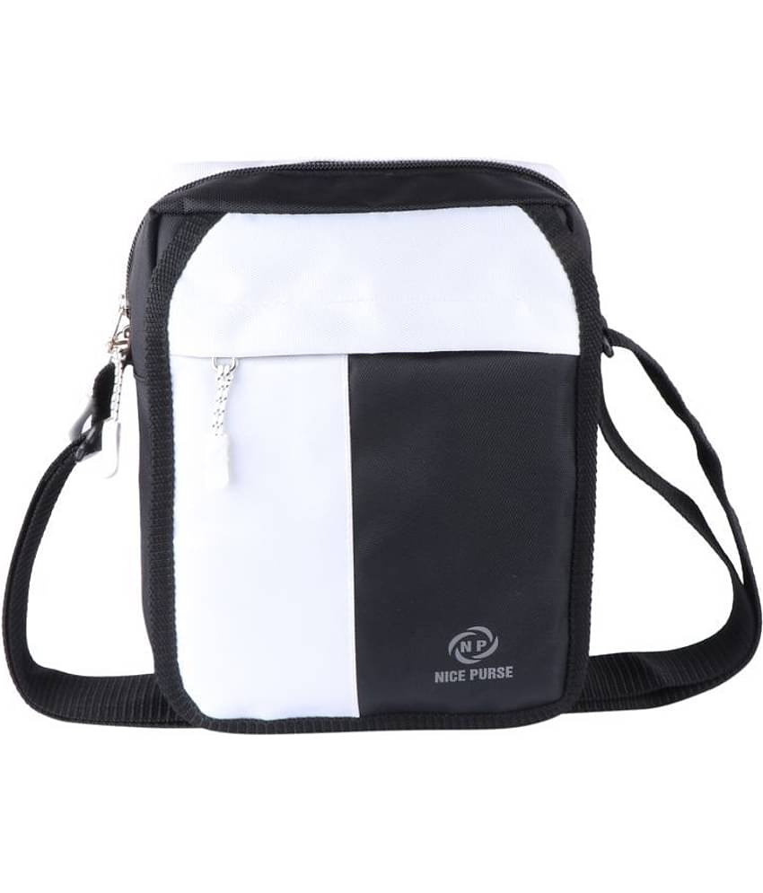 Nice Purse Black Colorblocked Messenger Bag