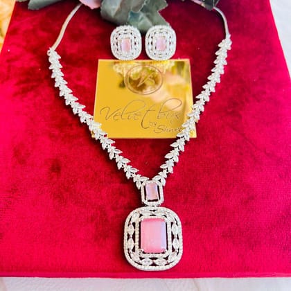 millie ad neckpiece-pink