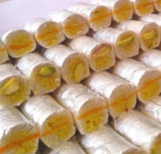 Kaju Kesar Roll
