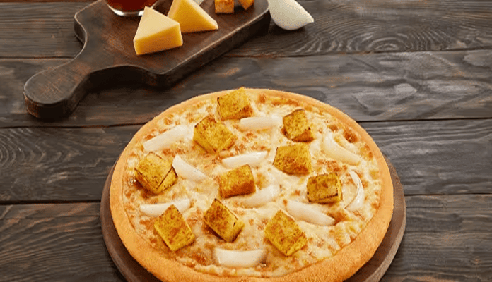 Paneer & onion cheese pizza