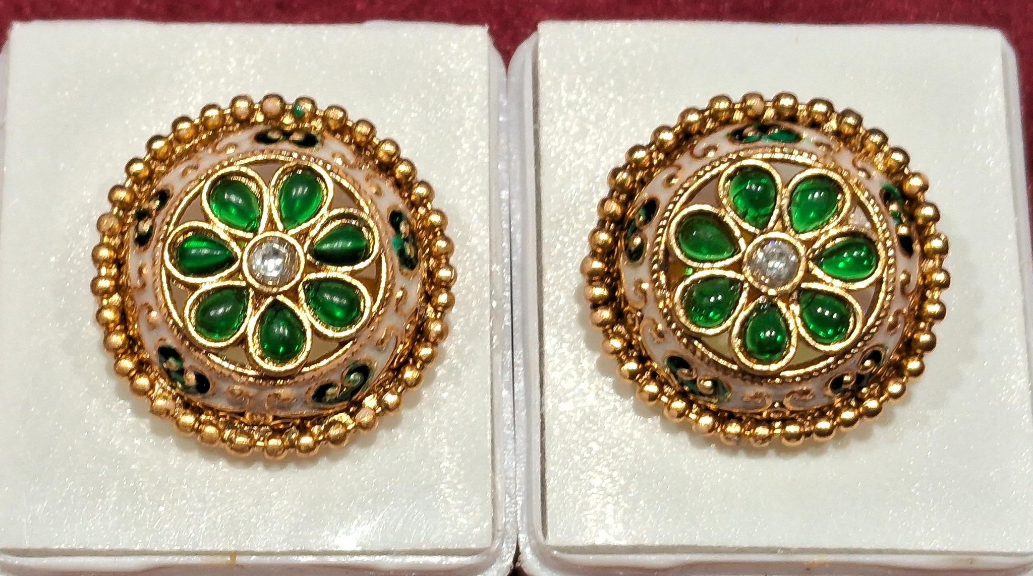 TOPS - STUDS