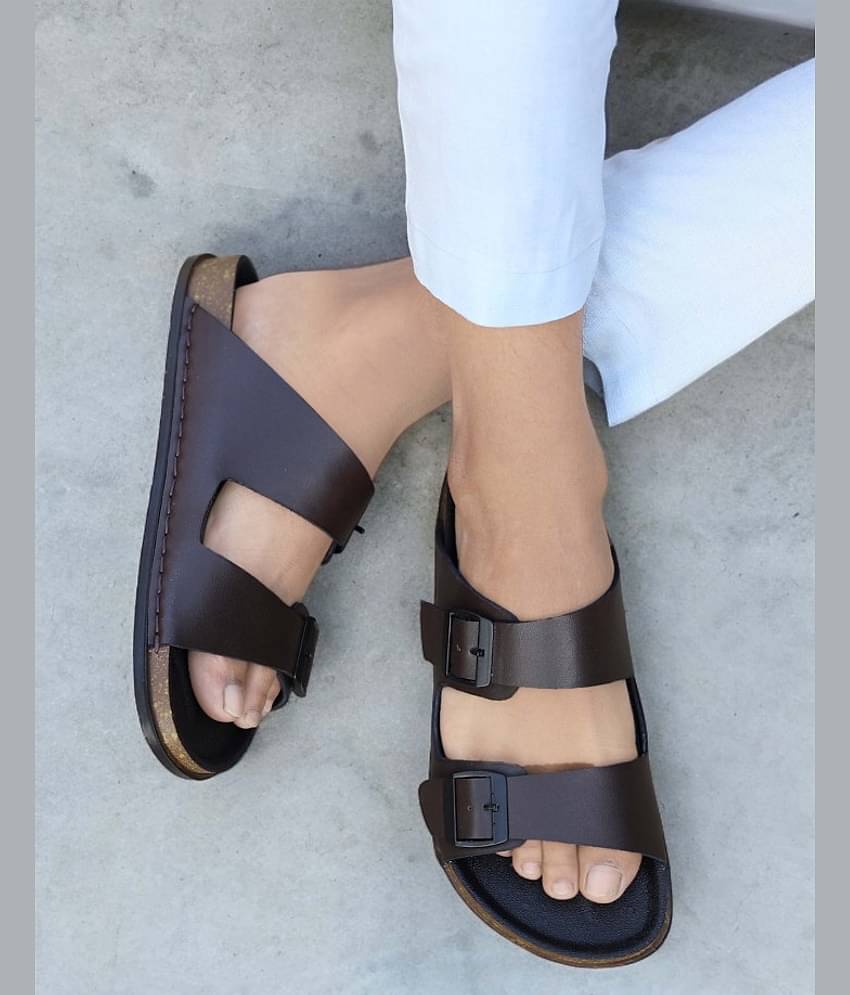 Akiko Brown Men's Daily Slipper