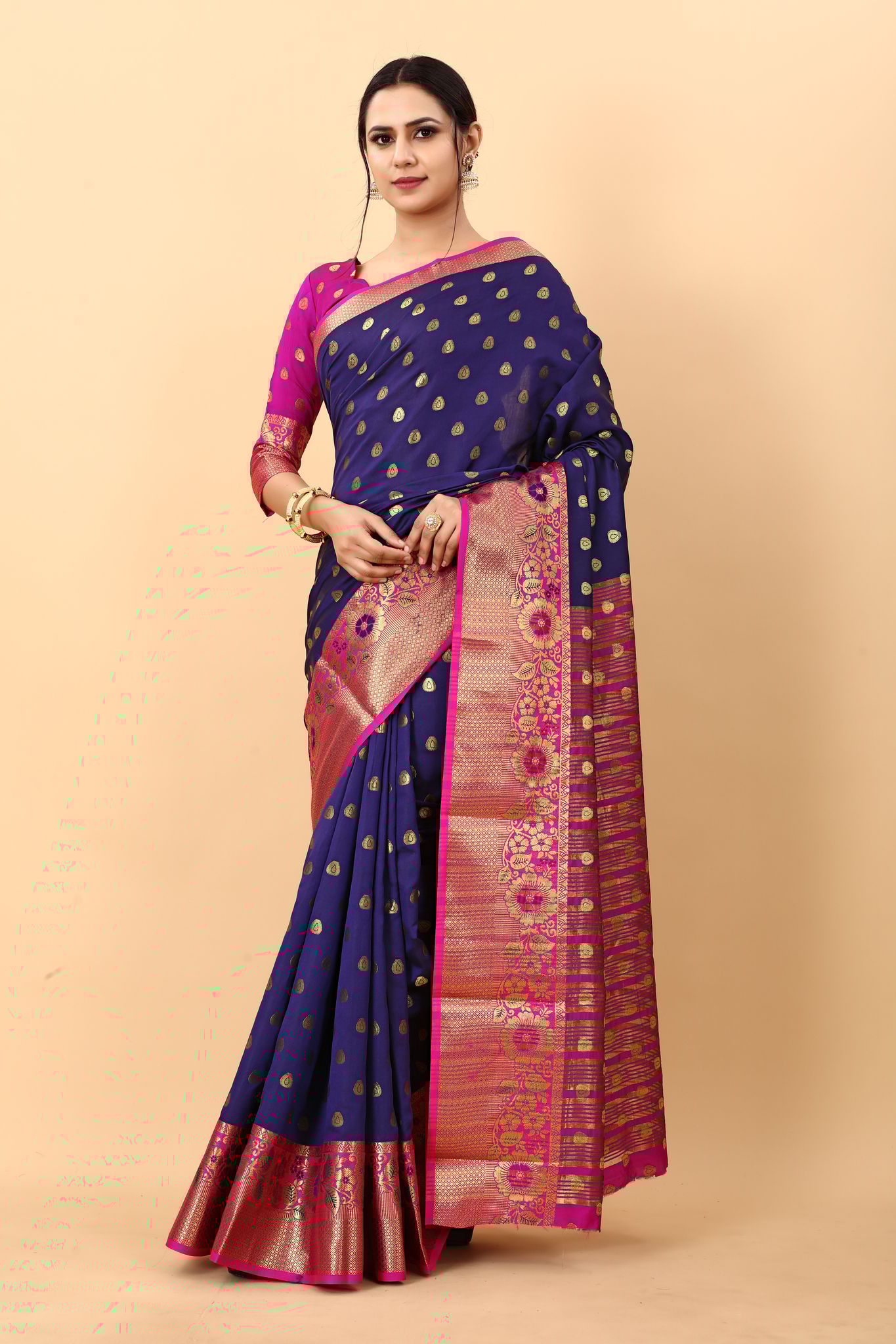 Yavira silk Women's Navy Handwoven Silk Blend Saree