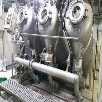 1001 Aluminium Heat Resistant Paint upto 600 C - TP - Hardcote - 2 Pack- Force Dry I For Protection of high-temperature boilers, heat exchangers, refineries, equipment in power plants, HVAC systems etc. (4 Liters) 1001 Aluminium Heat Resistant Paint upto 600 C - TP - Hardcote - 2 Pack- Force Dry I For Protection of high-temperature boilers, heat exchangers, refineries, equipment in power plants, HVAC systems etc. (4 Liters)