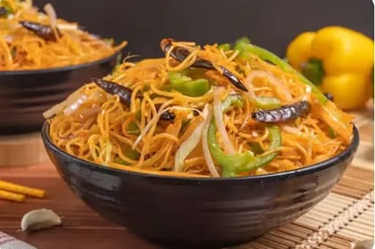 Veg Chilli Garlic Noodles