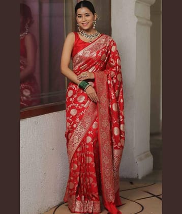 roop lavanya Kanjivaram Silk Woven Saree With Unstitched Blouse Piece ( Red )