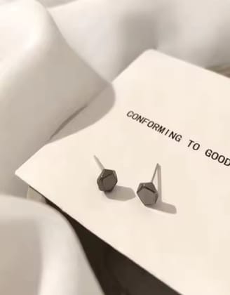 Diamond Edge Stud Black Earrings-Pair