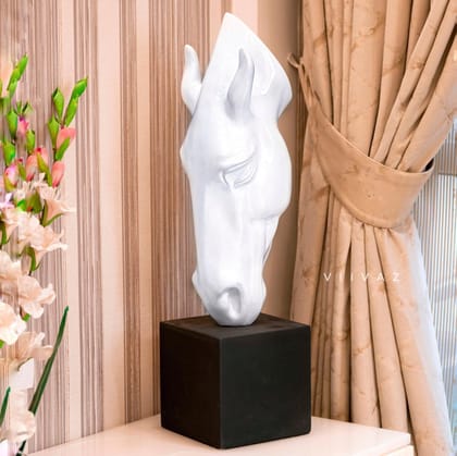 CAESAR HORSE VASE-Frothy White / L: 7.5 | H: 27 | W: 7 (Inch) / Polyresin