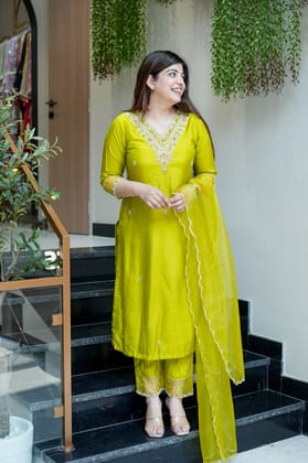 Anvi Green Embroidered Suit Set-L