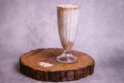 Banana peanut butter oats smoothie